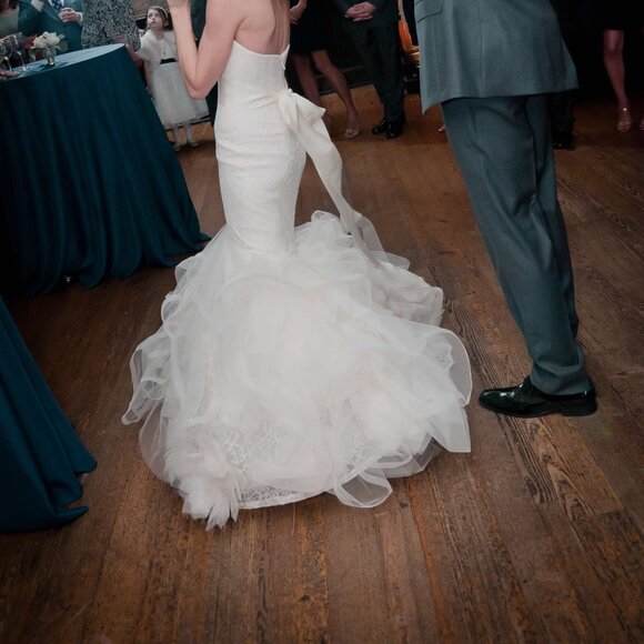 Vera Wang Lillian Wedding DRESS sIZE 0 - Picture 5 of 6